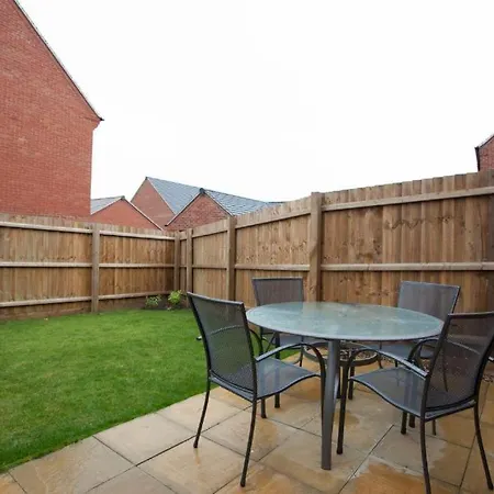 Dbs Serviced Apartments - The Mews Castle Donington Exterior photo